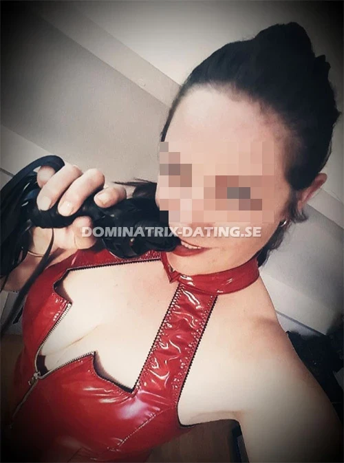 Dоmіnа і lädеrоvеrаll för hård BDSM і Värmdö